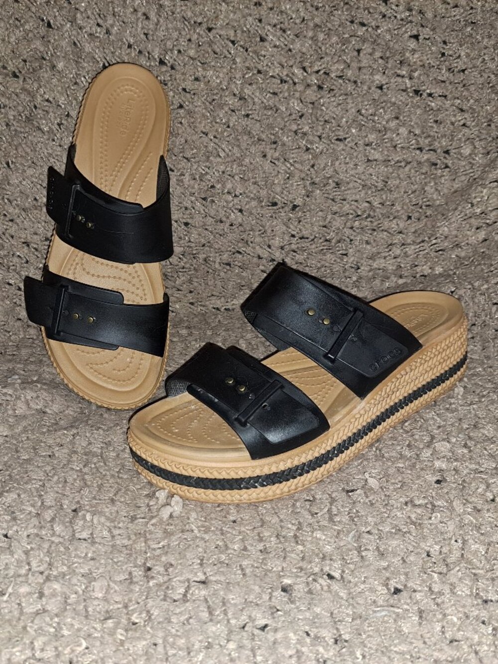CROCS-Brooklyn Woven Buckle-Black/Tan-Platform Wedge-Sz 10-Excellent